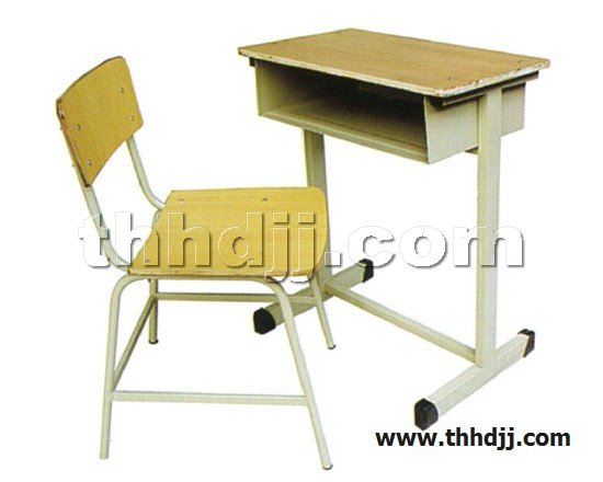 点击查看商品:课桌椅