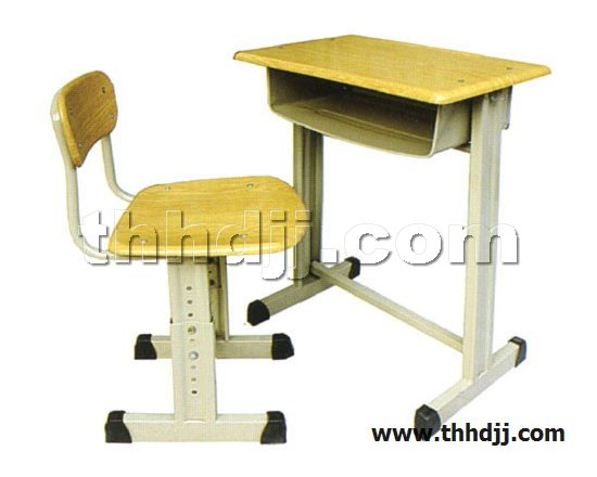 点击查看商品:课桌椅