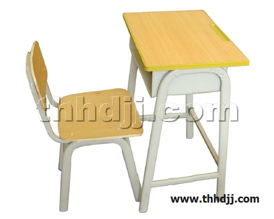 点击查看商品:课桌椅