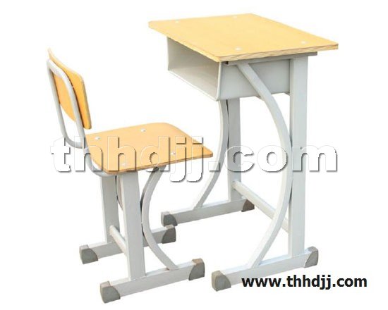 点击查看商品:课桌椅