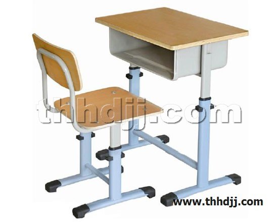 点击查看商品:课桌椅