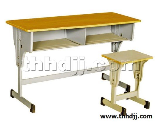 点击查看商品:课桌椅