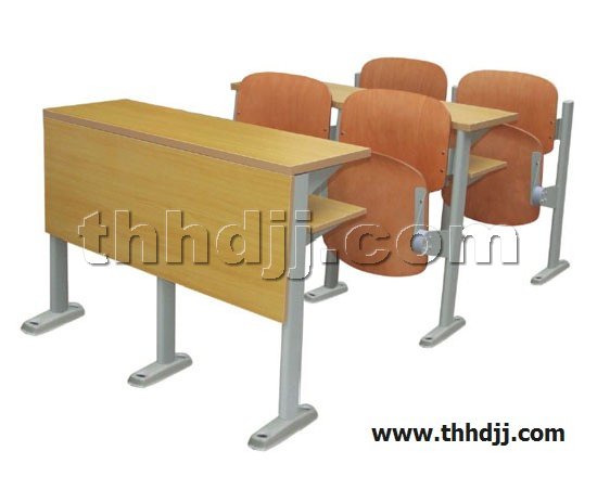 点击查看商品:课桌椅